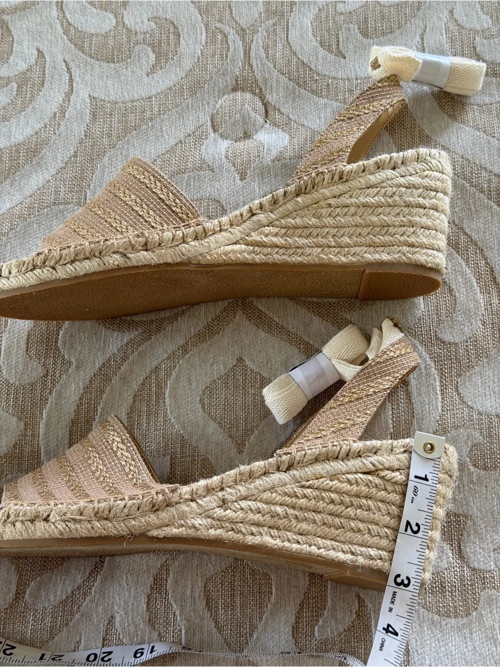 Ann Taylor Gold Metallic Ankle Tie Espadrille Wedge Sandals 9M NWOT